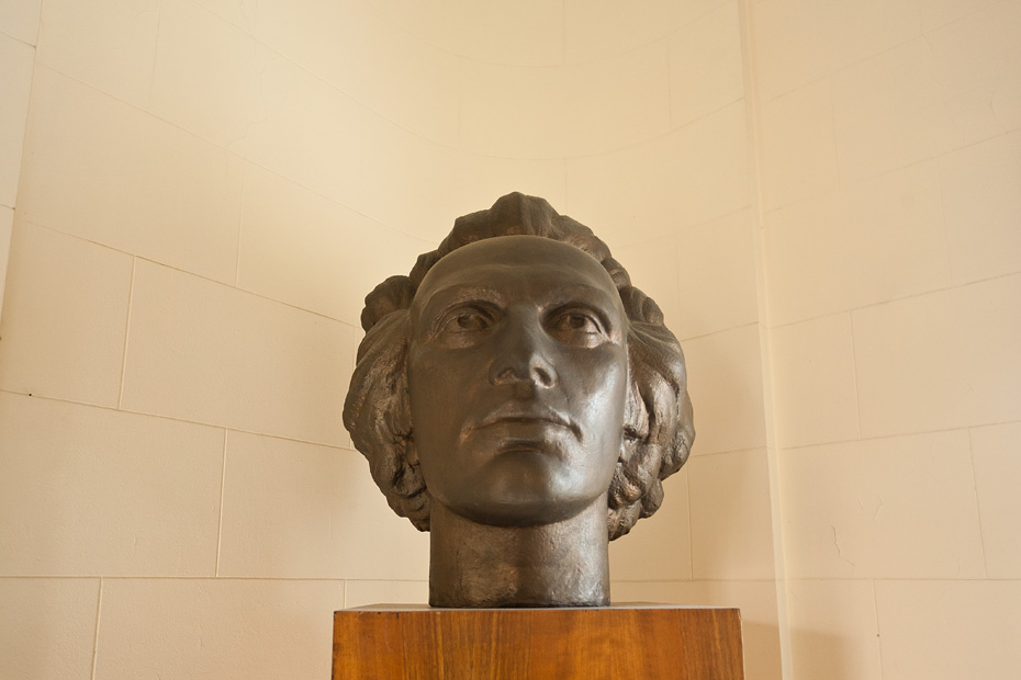 Tudor Prisăcariu